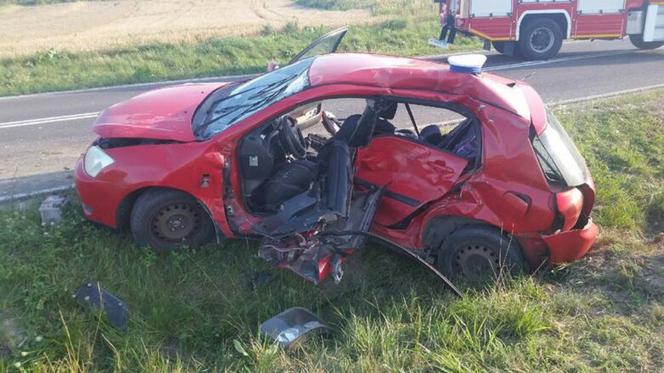 Wypadek w Kurozwękach! Zderzenie busa z osobówką! Wielu rannych, dwie osoby ciężko!