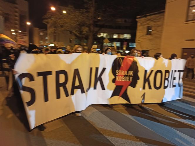 Strajki kobiet w październiku i listopadzie ub. roku odbywały się w całej Polsce.