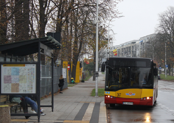 Nietypowy wypadek w Kielcach! Autobus MPK wjechał w śmieciarkę!