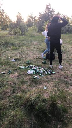 Bełchatów: Straż miejska interweniowała na leśniej BIBIE młodzieży. Inni demolowali plac zabaw!