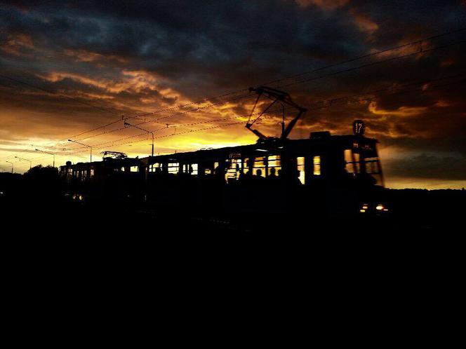 Ostrów Tumski: Tramwaj linii 17 zmierza do celu