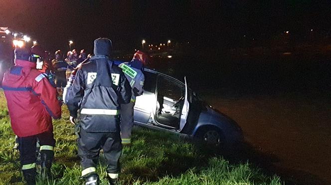 Auto wylądowało w Sanie!