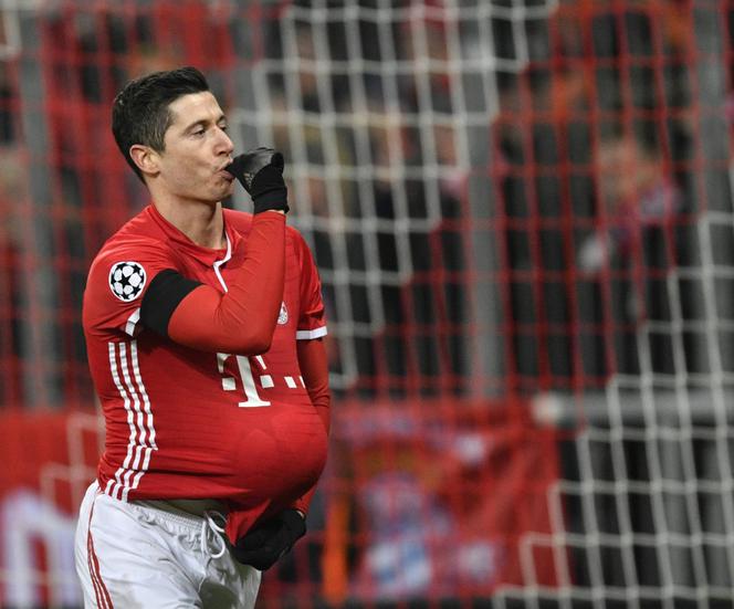 Robert Lewandowski cieszynka Liga Mistrzów 2016/2017