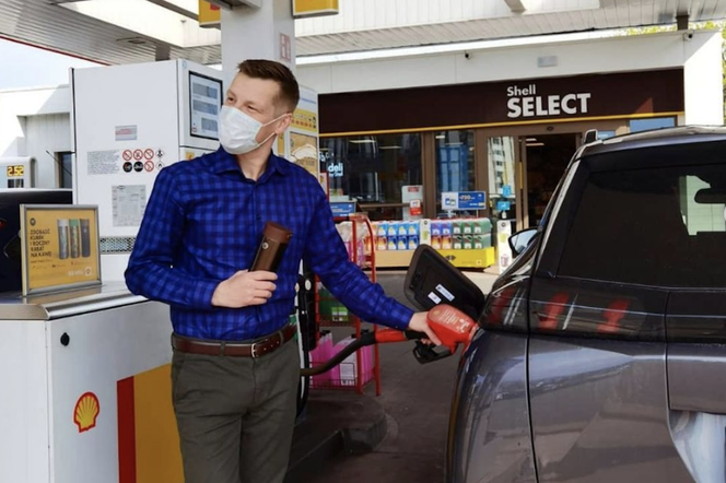 Marcin Mroczek jeździ Peugeotem 5008