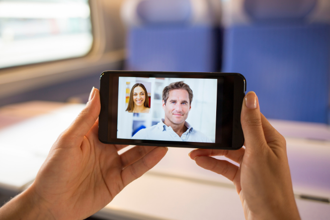 Zoom na telefonie i tablecie? Jak zainstalować aplikacje?
