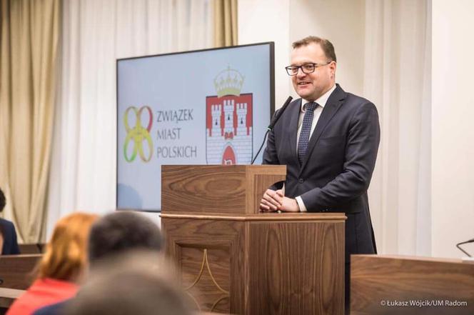 Wybory prezydenckie 2020. Prezydent Radomia przeprowadził ankietę na Facebooku