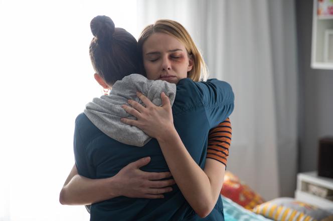 Zawsze warto, odcinek 3: Ada (Julia Wieniawa), Ewa (Zofia Domalik)