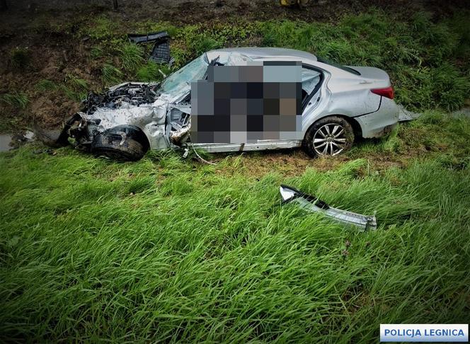 Dwie osoby zginęły w Infiniti Q50 na autostradzie A4
