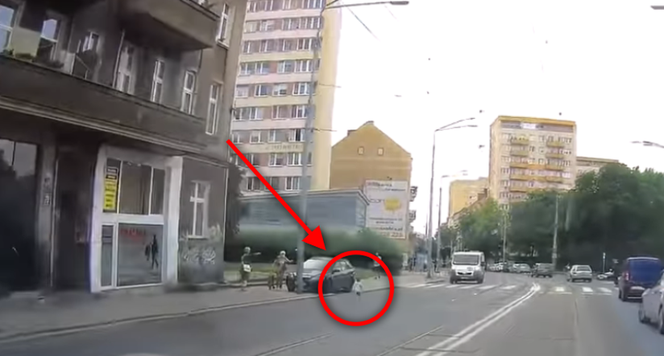 Mały chłopczyk wybiegł na ruchliwą ulicę w centrum Szczecina