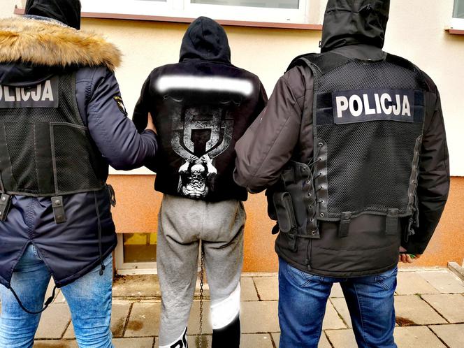 Białystok. Trzech poszukiwanych w jednym mieszkaniu. Najmłodszy miał 16 lat