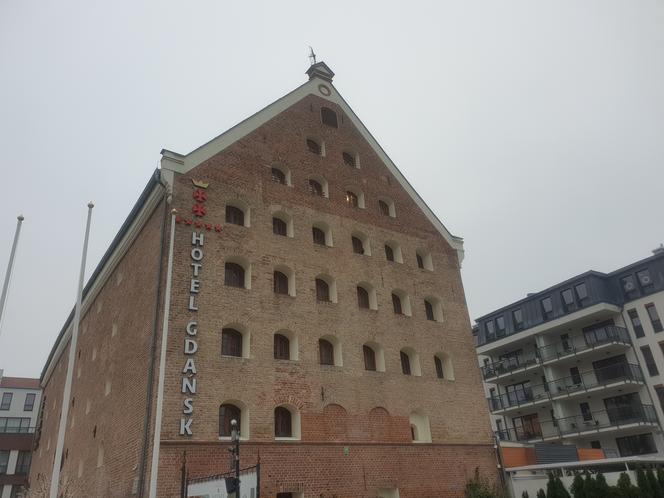 Hotel Gdańsk, który mieści się w ścisłym centrum miasta, świeci pustkami