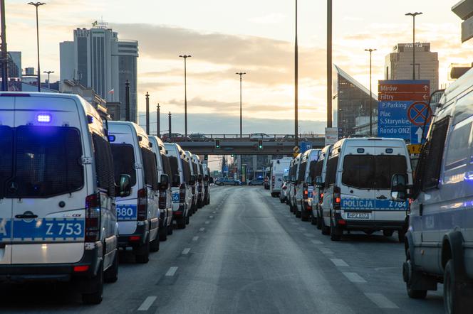 Wielka akcja policji w Warszawie. Posypią się setki mandatów. Co będą sprawdzać?