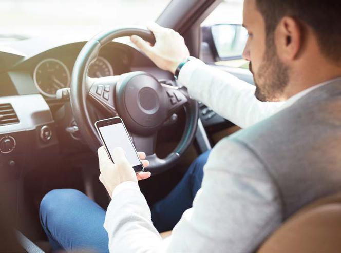 PZU ponawia apel: Prowadzisz? Odłóż telefon!