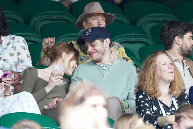 Phoebe Dynevor i Pete Davidson