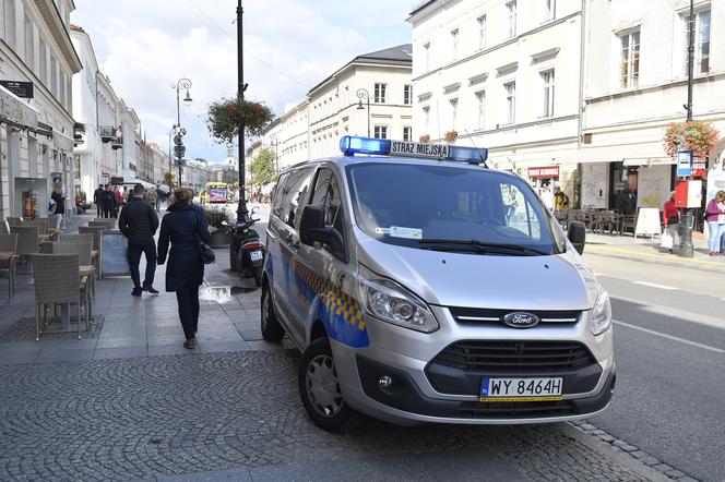 Warszawa: Prawie pół MILIONA interwencji straży miejskiej. Najczęściej wystawiali mandaty