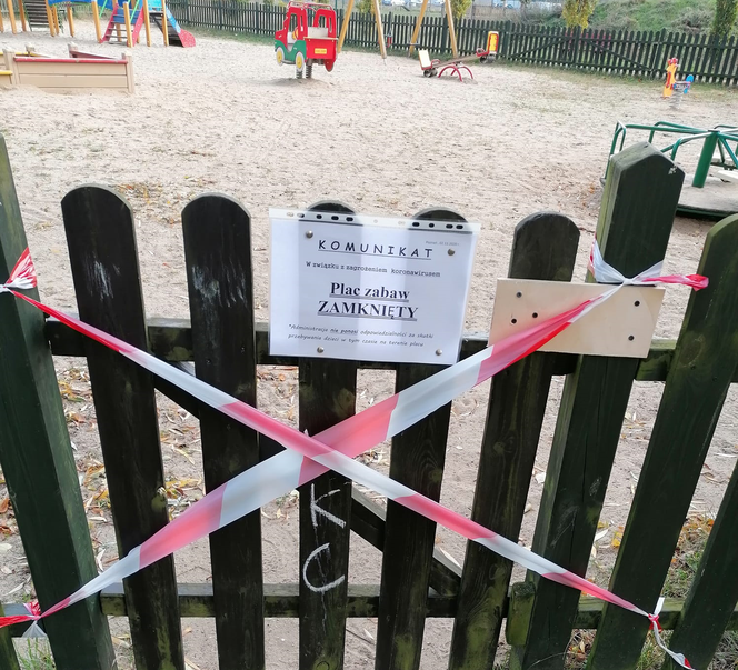 Koronawirus w Poznaniu. Place zabaw i boiska ponownie ZAMKNIĘTE!