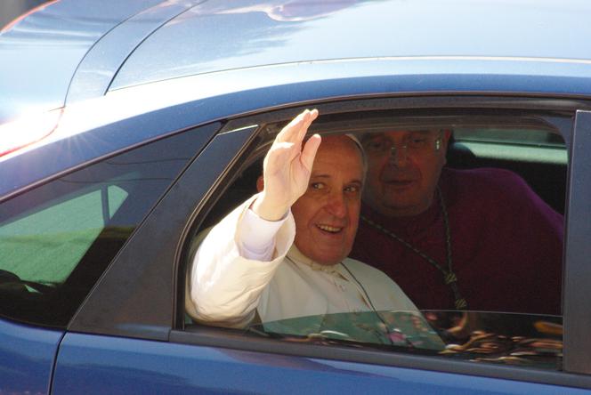 Papież franciszek pomógł fundacji z Tarnowa