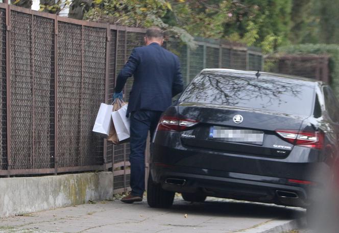 Tak mieszka Jarosław Kaczyński. Teraz to centrum dowodzenia Polską