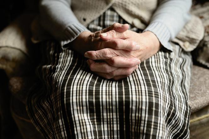 Powodowo: Dawno nie widzieli 81-letniej sąsiadki. Kobieta była poważnie chora!