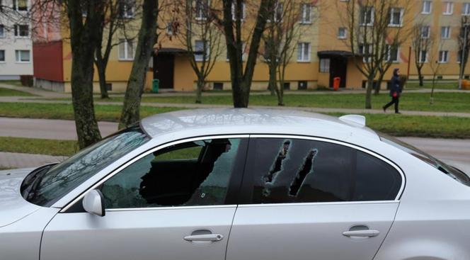 Wandale z Kolna rozbili szyby w BMW