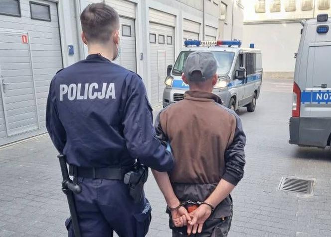 Gdańsk. Pijany kierowca jechał slalomem przed radiowozem