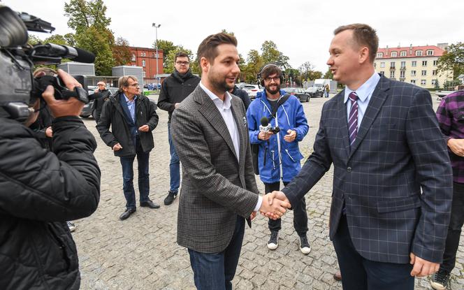Patryk Jaki podpisał 7 zobowiązań