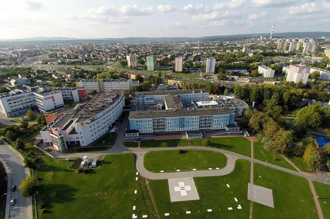 Zaorać wirus już najwyższy czas! Personel kieleckiego szpitala w śpiewającej formie!