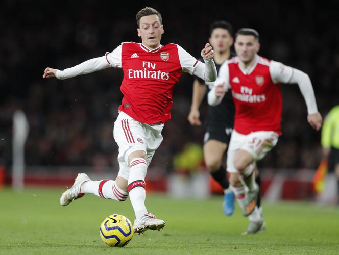 Piłka nożna, Arsenal Londyn, Mesut Oezil