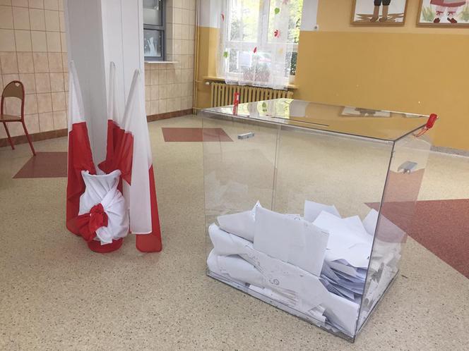 Odnotowano 40 przypadków zakłócenia ciszy wyborczej na Podkarpaciu, w tym zniszczenie dokumentów
