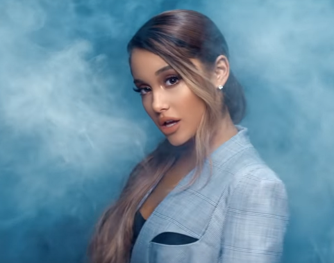 Najciekawsze momenty teledysku Breathin! Zobaczcie, jak dobrze wygląda Ariana Grande!