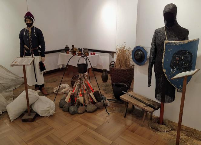 Zdjęcie fragmentu wystawy W rycerskim obozie, którą można jeszcze oglądać w Muzeum Regionalnym w Siedlcach