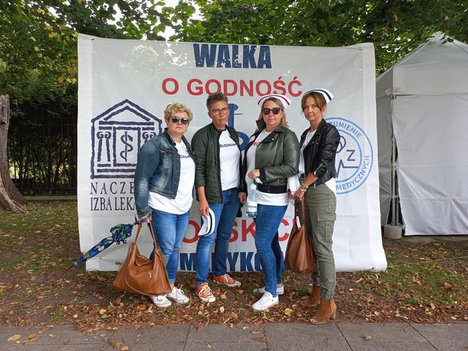 Białe miasteczko 2.0. Protest medyków 14.09.2021