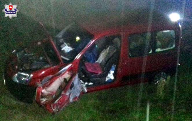 Pchali zepsuty samochód… Mężczyzna ZGINĄŁ pod kołami ciężarówki! HORROR na S17