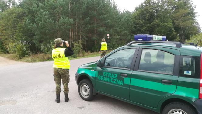 Banie Mazurskie. Rowerzysta wracał zygzakiem do domu. W kieszeniach wiózł jeszcze piwka i wódeczkę