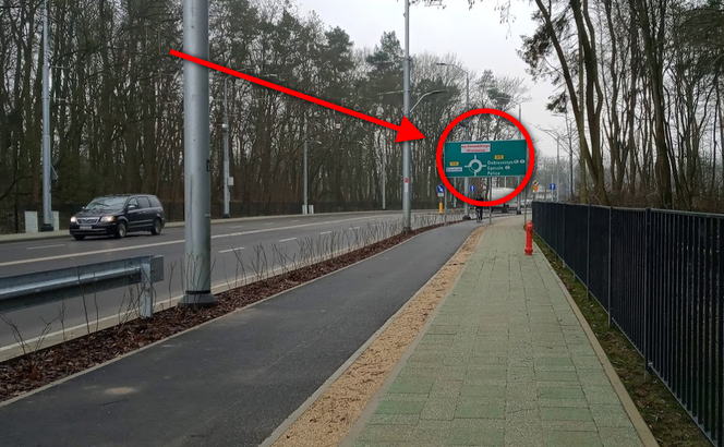 Drogowskaz z błędem na ul. Arkońskiej