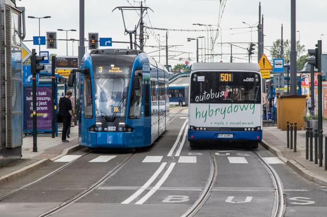 Nawet 120 milionów złotych. Tyle stracimy na komunikacji miejskiej z powodu pandemii