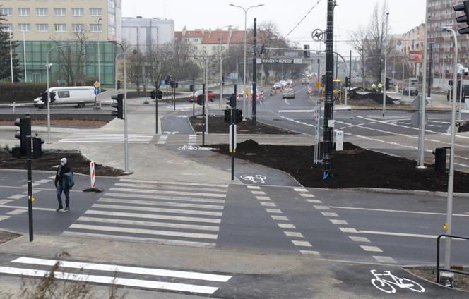 Trwają prace przy ul. Kraszewskiego w Toruniu. Kiedy się zakończą? Drogowcy przedstawiają konkrety