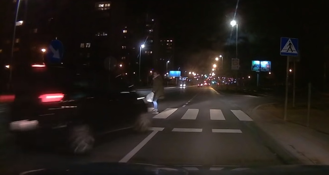 Kraków: To mogło skończyć się tragedią. Zobacz WIDEO ku przestrodze!