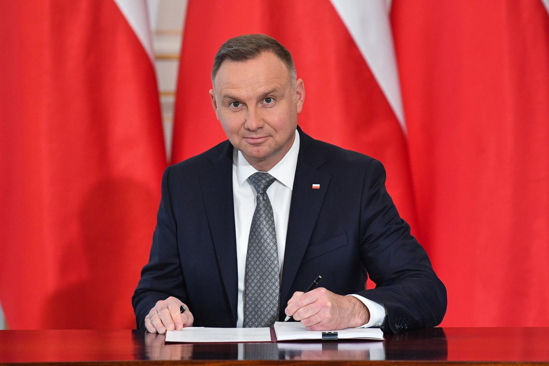 Wakacje kredytowe 2022 Prezydent Andrzej Duda podpisał ustawę Kiedy