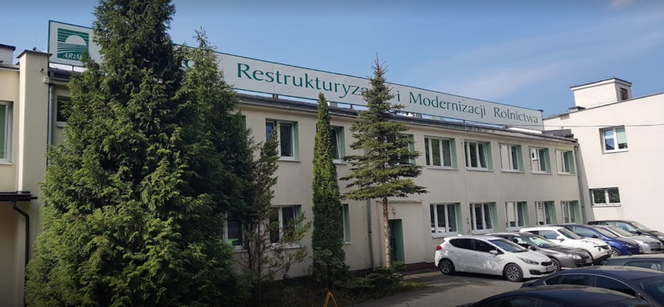 Koronawirus w biurze! Pracownik ARiMR zakażony! Płyn dezynfekcyjny ŚMIERDZI WÓDKĄ w pracy