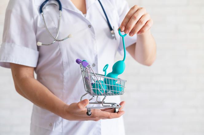 Ćwiczenia mięśni Kegla. Jak wykonywać trening mięśni kegla przed ciążą i po porodzie