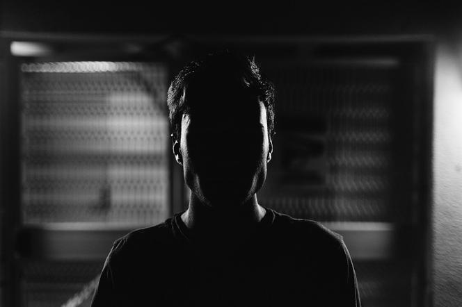 KOSZMAR 32-latka z Łodzi. Stalker nękał i straszył Adama nawet z aresztu: Idę do sklepu kupić kwas