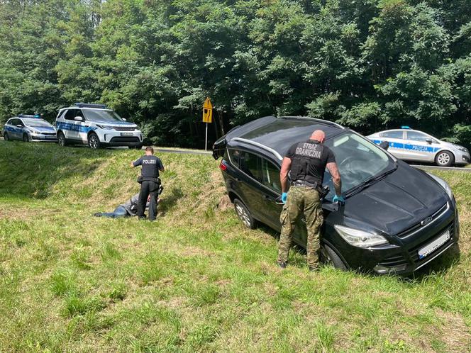 Pościg za SUV-em skradzionym w Niemczech