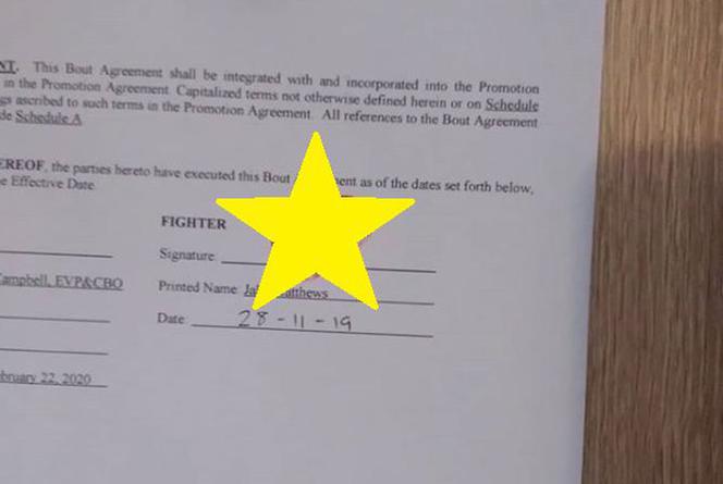 OBRZYDLIWE zachowanie gwiazdy UFC. Lukratywny kontrakt podpisał własną KRWIĄ!