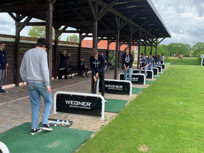Golf spodobał się uczniom I LO w Gorzowie.
