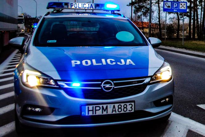 Podlaskie. „Wyścigi” mercedesa z radiowozem na krajowej „19”
