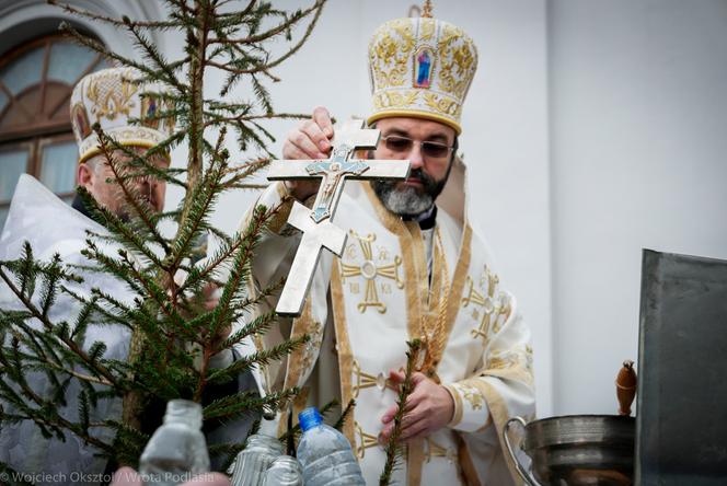 Prawosławni obchodzą święto Chrztu Pańskiego. Duchowni święcą wodę
