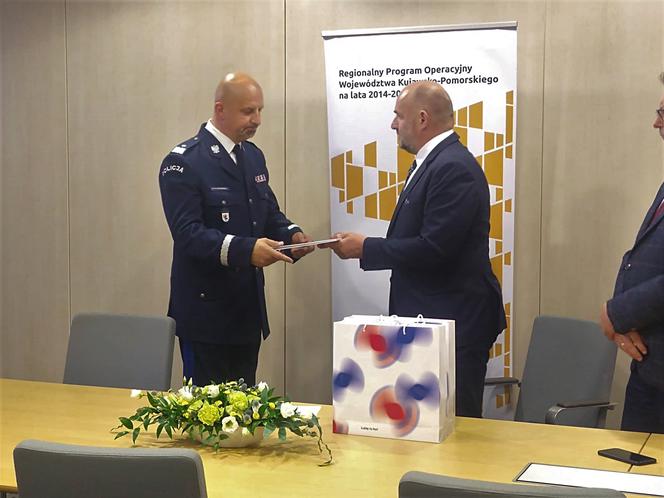 Będzie wygodnie i bezpiecznie. Policyjne psy w kujawsko-pomorskim będą podróżowały nowymi wozami