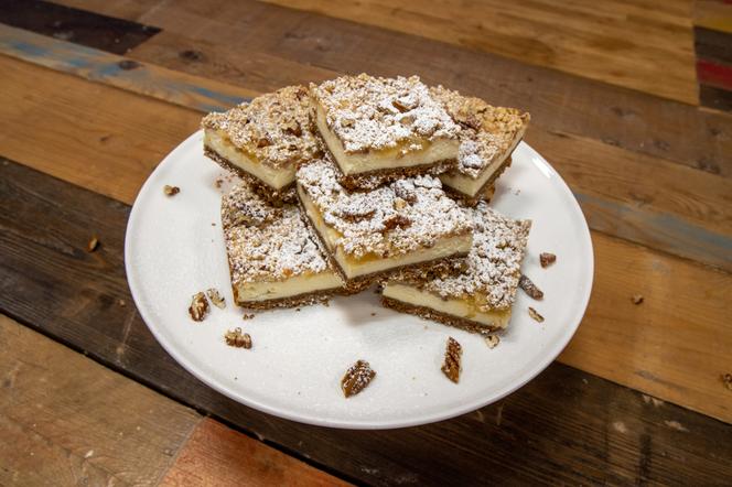 Sernik na piernikowym spodzie - jego smak uzależnia!