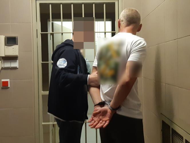 Zerwał starszej kobiecie łańcuszek z szyi. Na koncie miał więcej przewinień